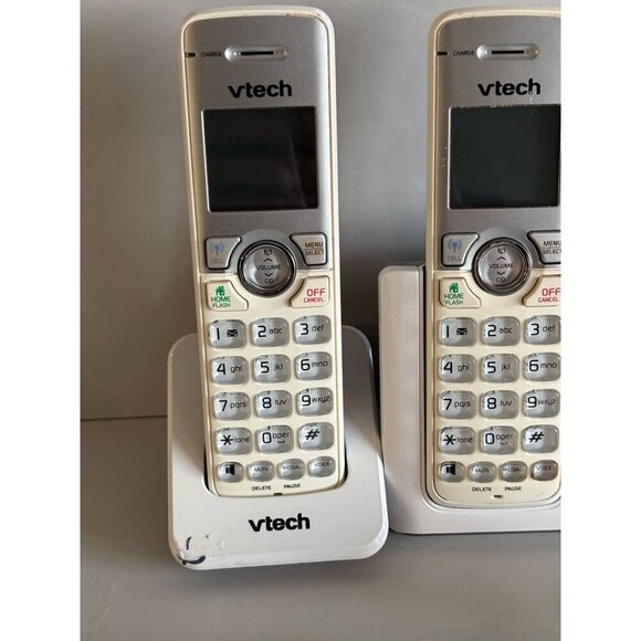 VTech DS6722-3 DECT 6.0 3-Handset Cordless Phone with Digital Answering System - Picture 3 of 11